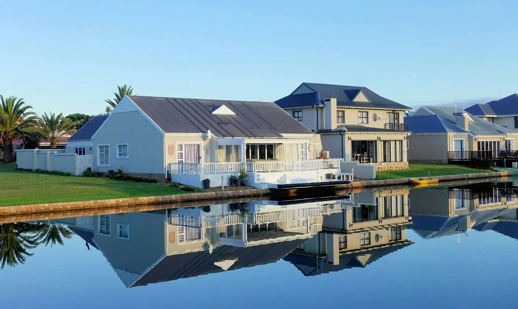 house at Maplewood Drive, Willow Creek, photo 3