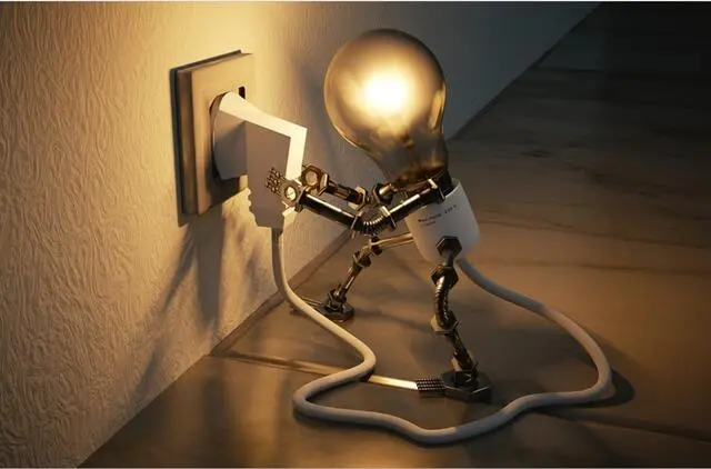 Ką reiškia vienfazis ir trifazis elektros įvadas?
